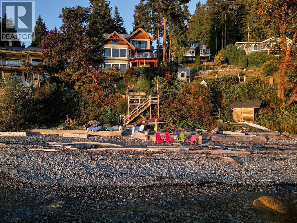3387 BEACH AVENUE, Roberts Creek