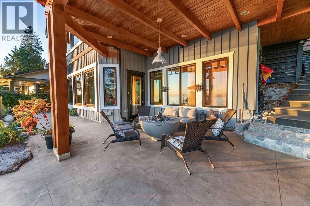 3387 BEACH AVENUE, Roberts Creek