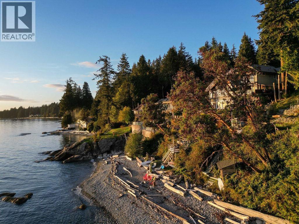 3387 BEACH AVENUE, Roberts Creek