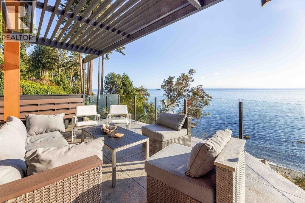 3387 BEACH AVENUE, Roberts Creek