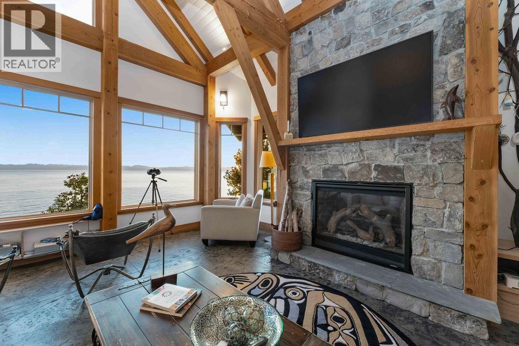 3387 BEACH AVENUE, Roberts Creek