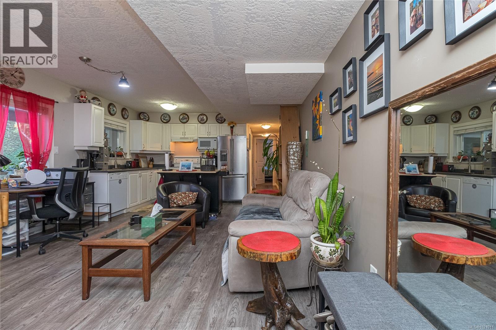  1204 Knockan Place, Saanich