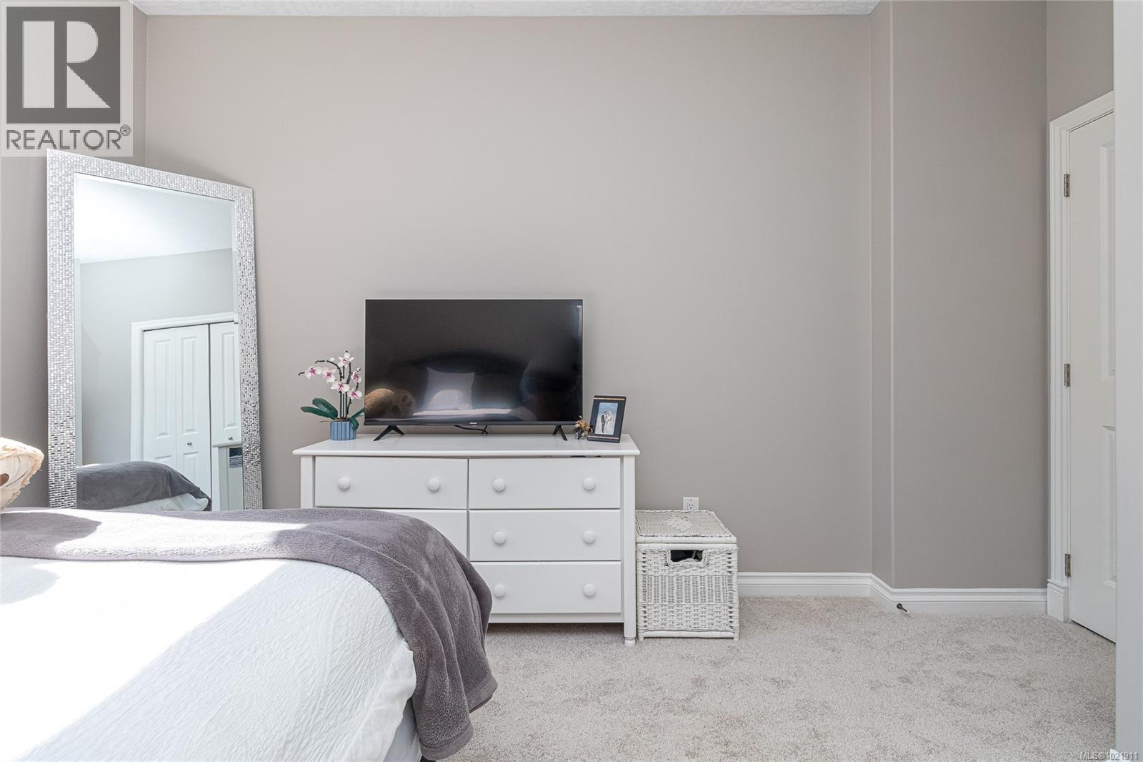  1204 Knockan Place, Saanich