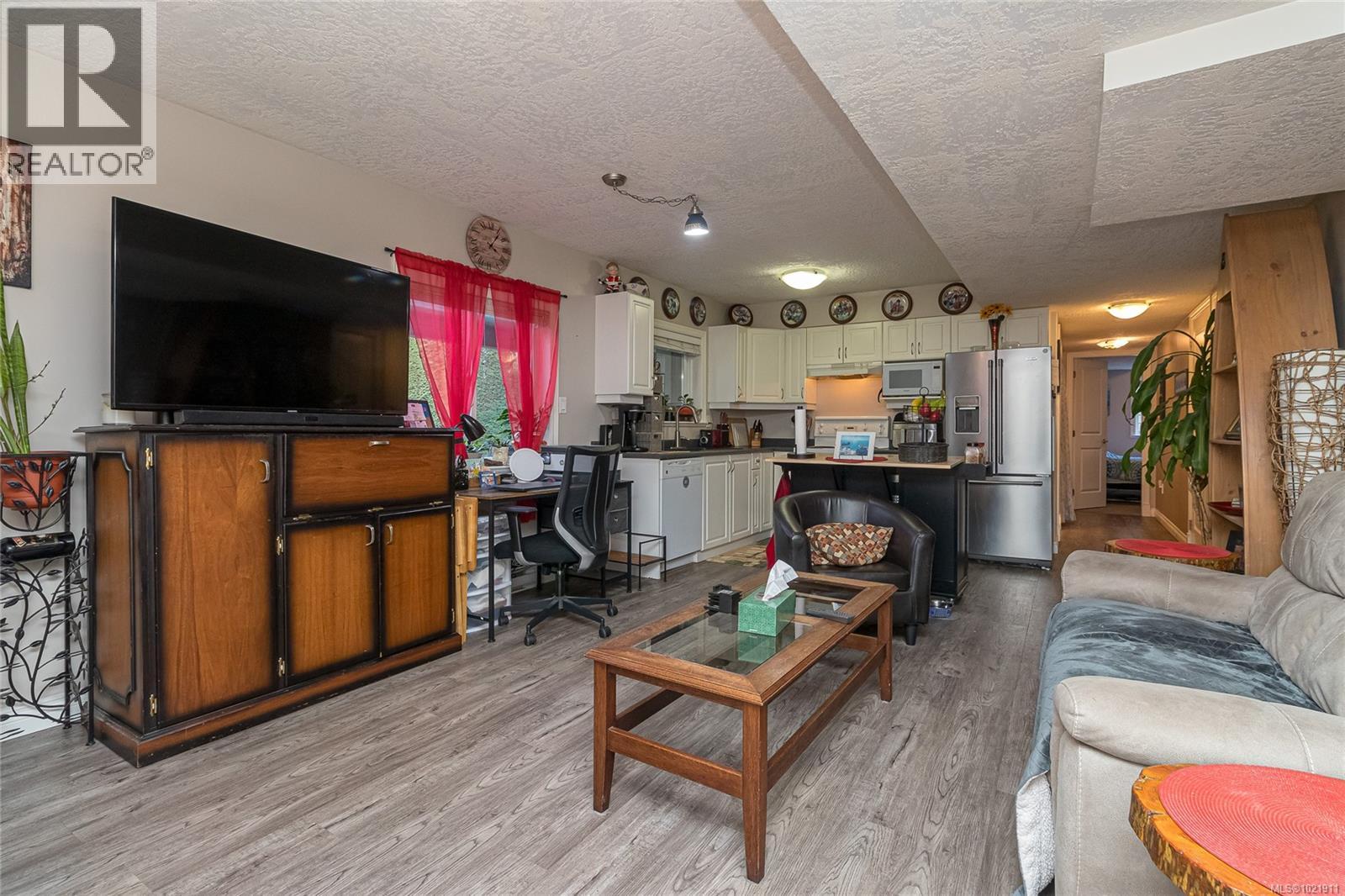  1204 Knockan Place, Saanich