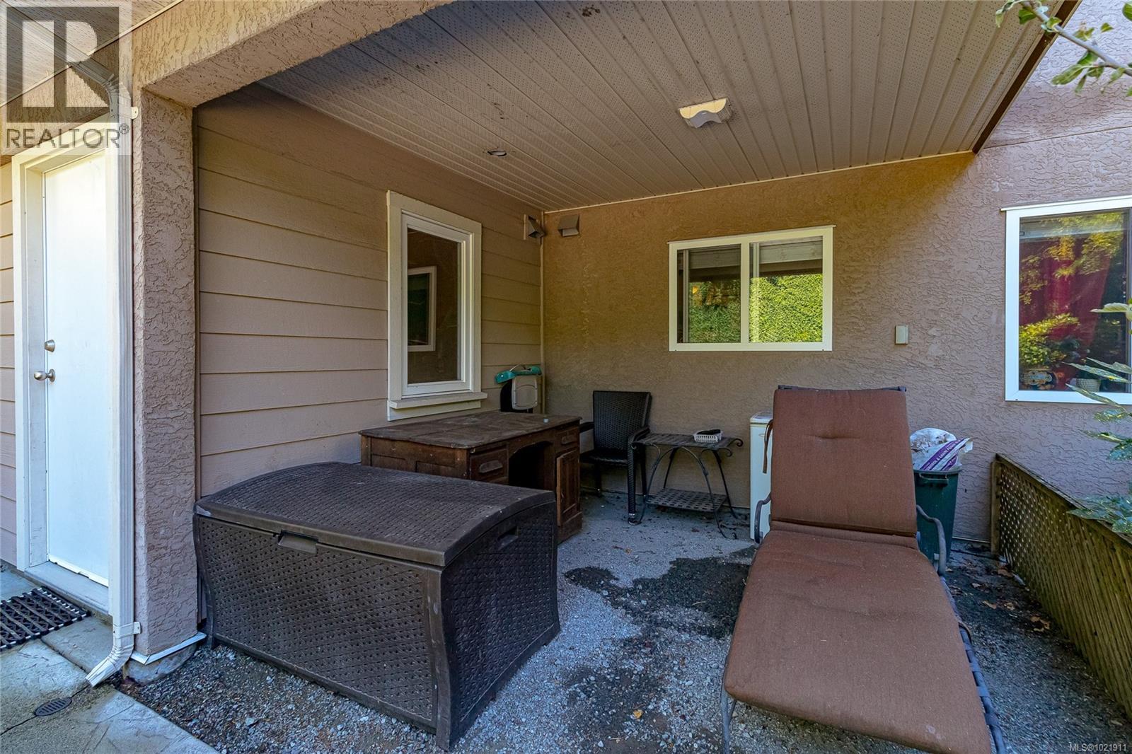  1204 Knockan Place, Saanich