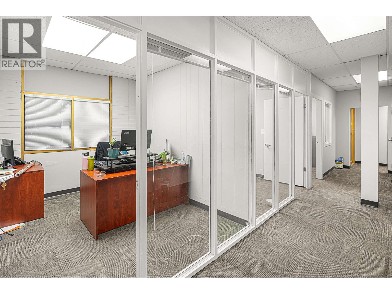 Office in Coquitlam - Image 25