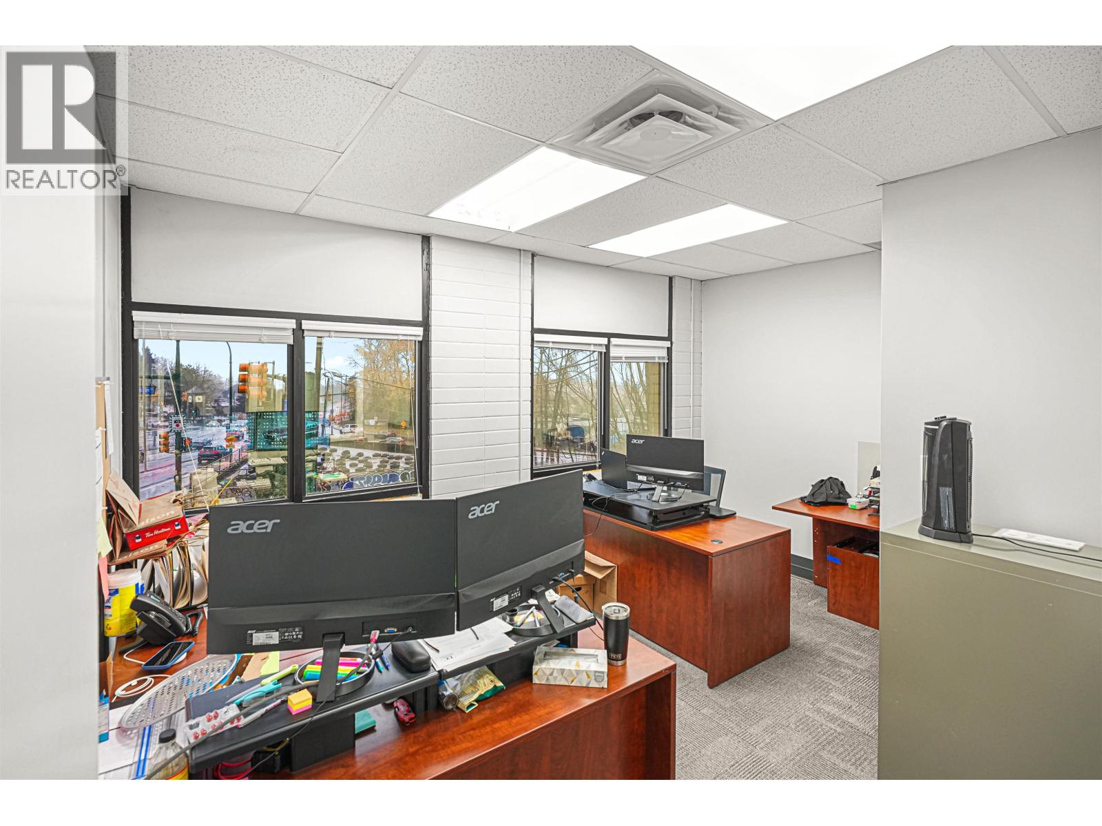 Office in Coquitlam - Image 31