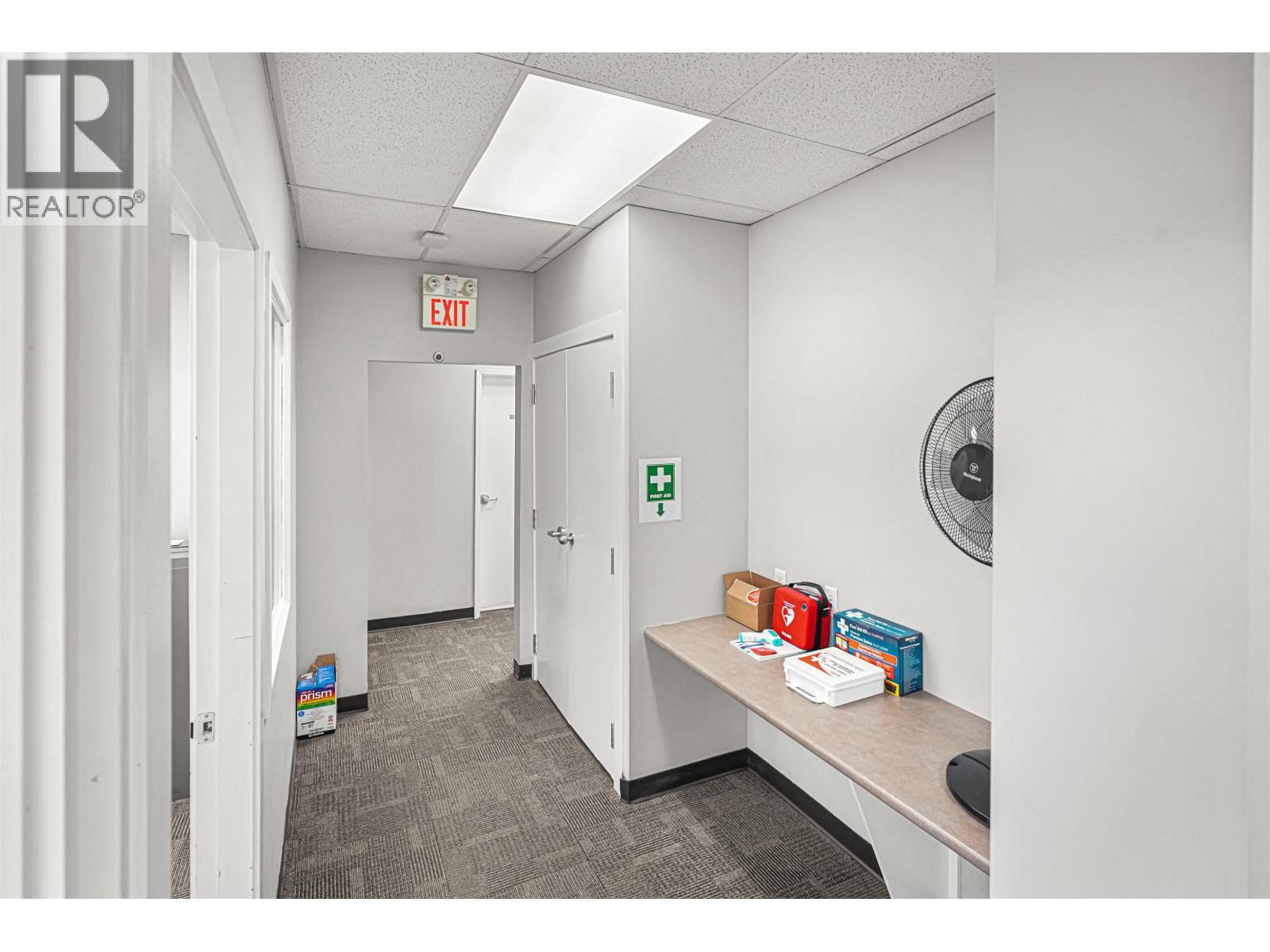 Office in Coquitlam - Image 32