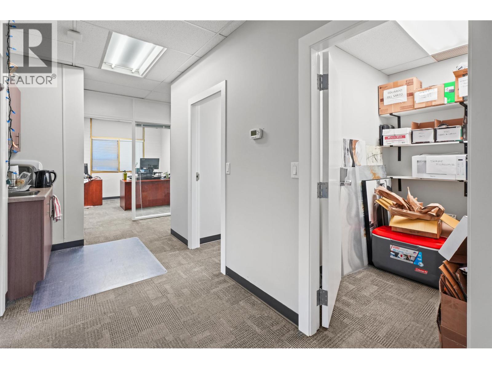 Office in Coquitlam - Image 7
