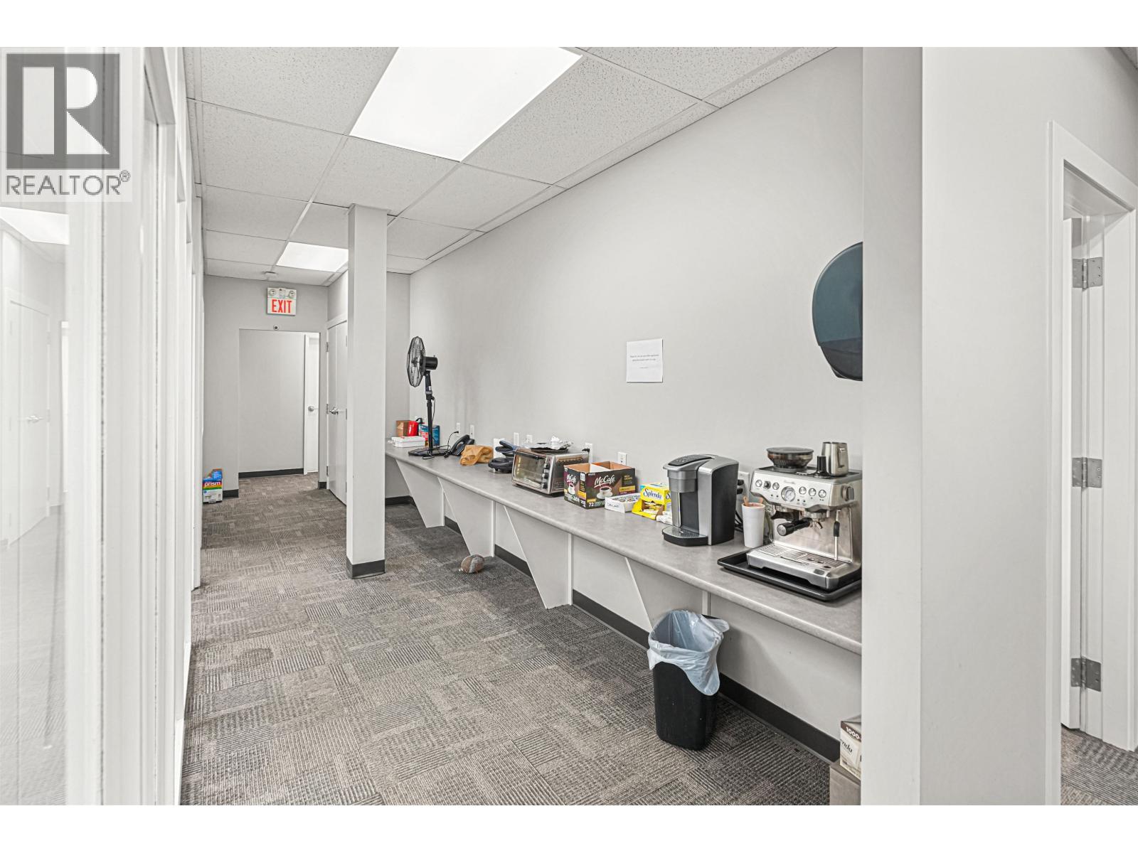 Office in Coquitlam - Image 16
