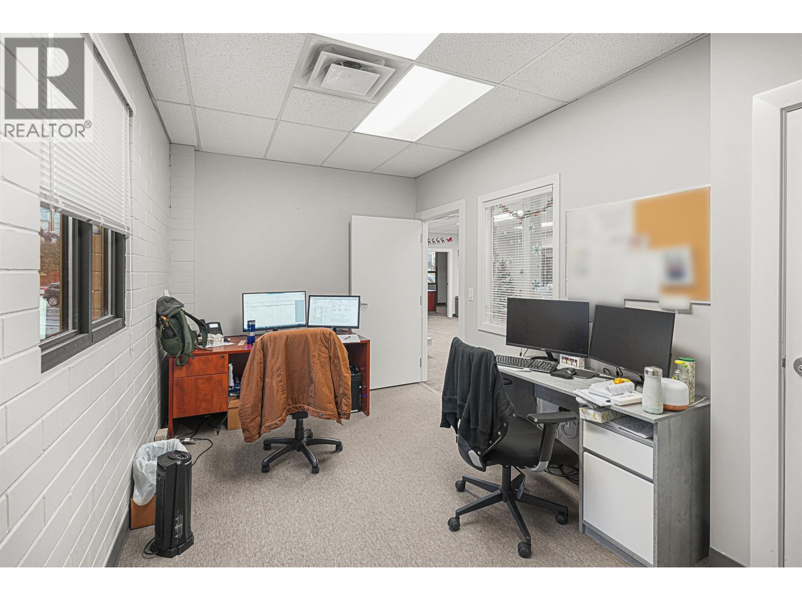 Office in Coquitlam - Image 22