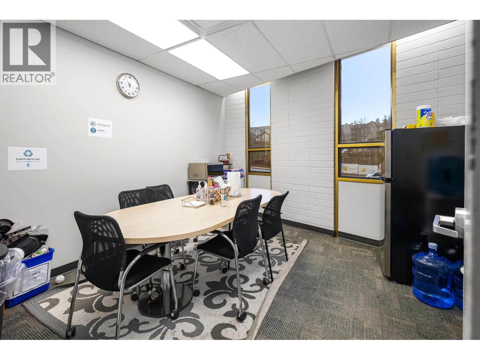Office in Coquitlam - Image 27