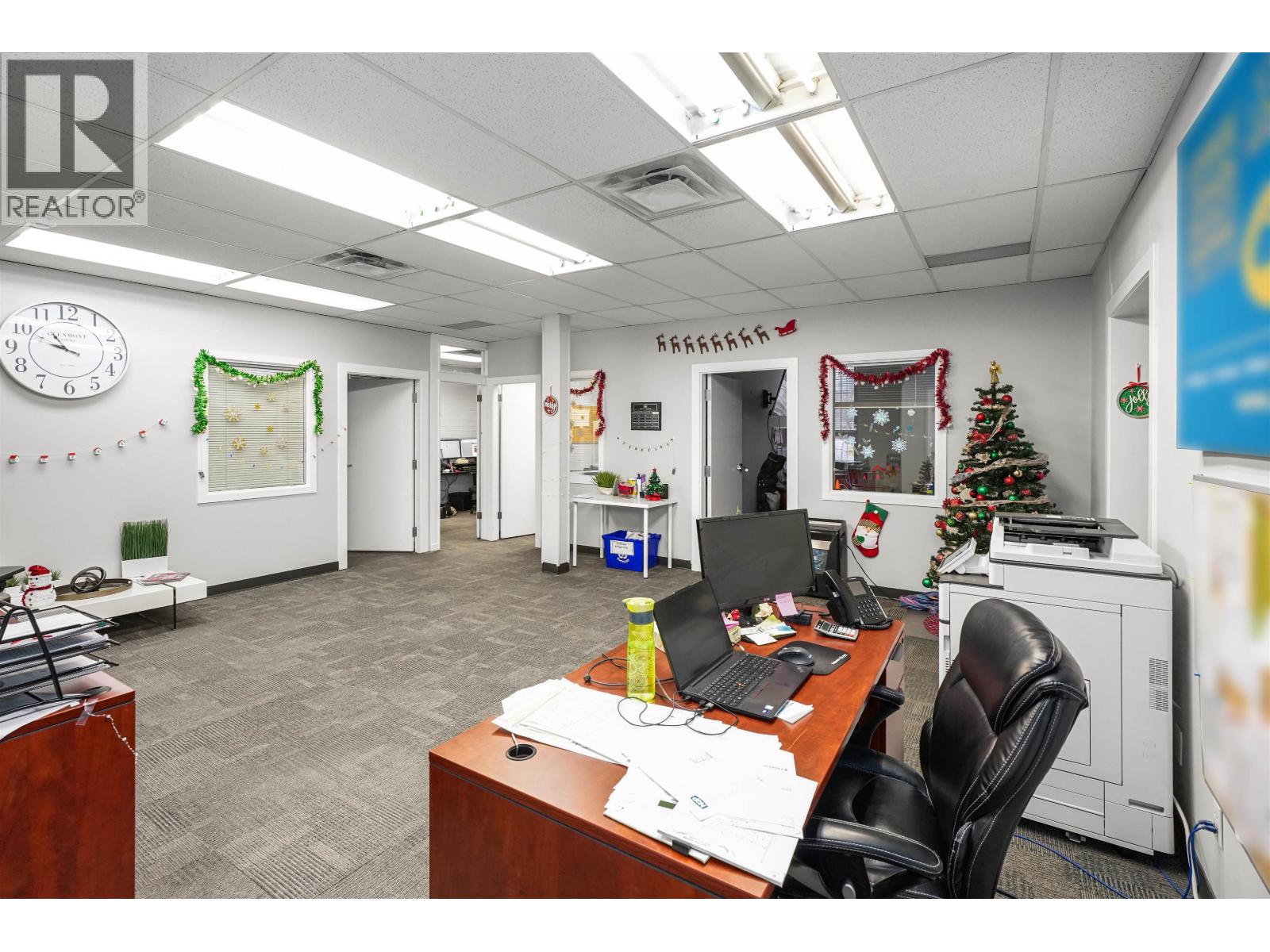 Office in Coquitlam - Image 24