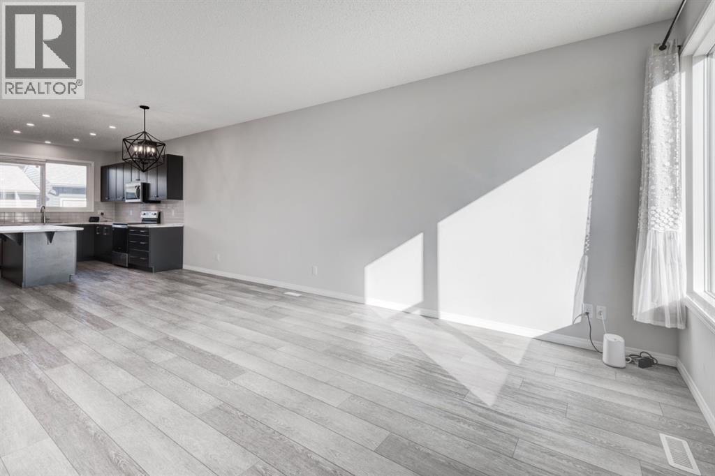 Single Family House for Sale in  Wolf Creek Manor SE Wolf Willow Calgary 