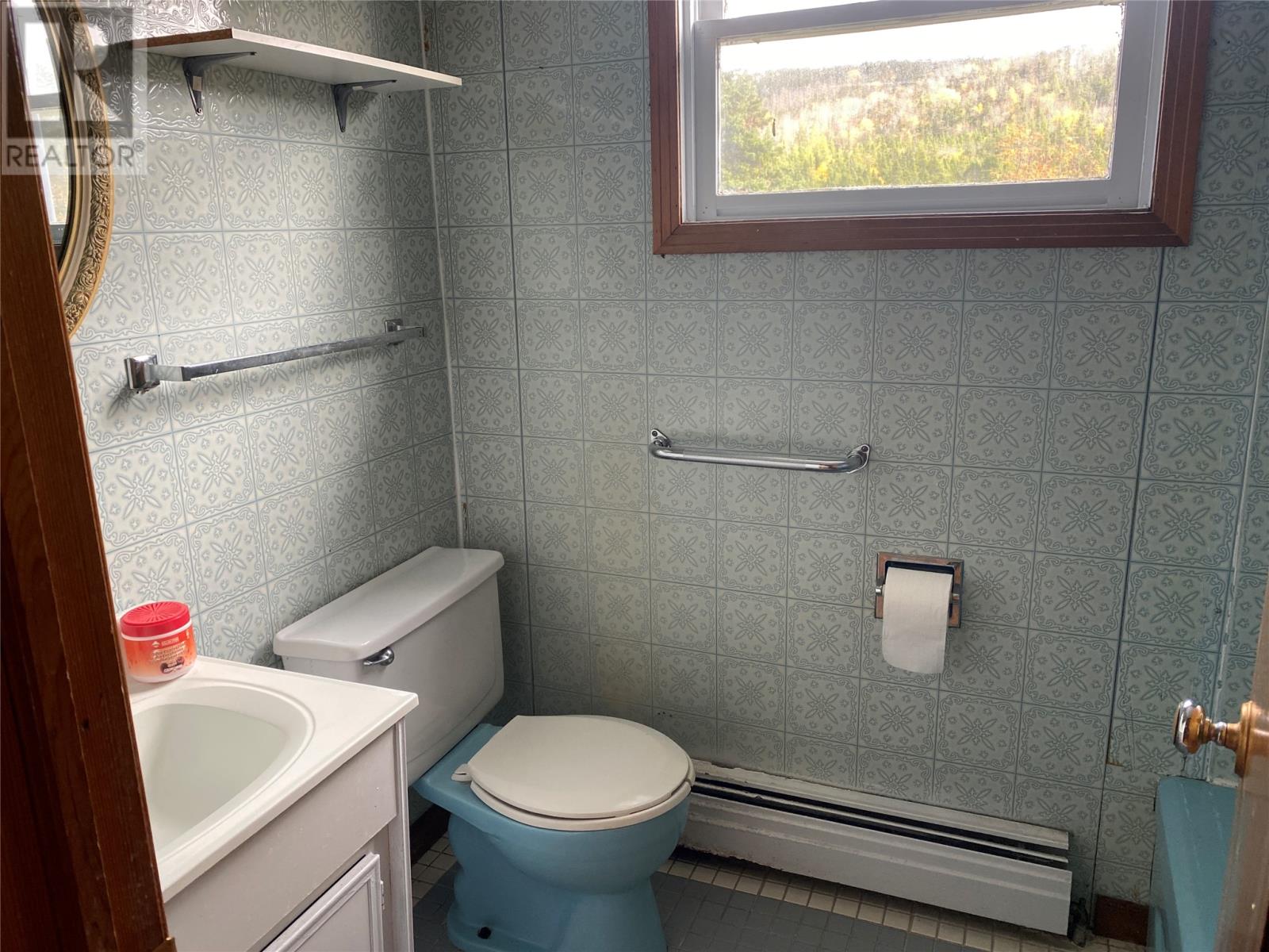 Main Bath Upstairs