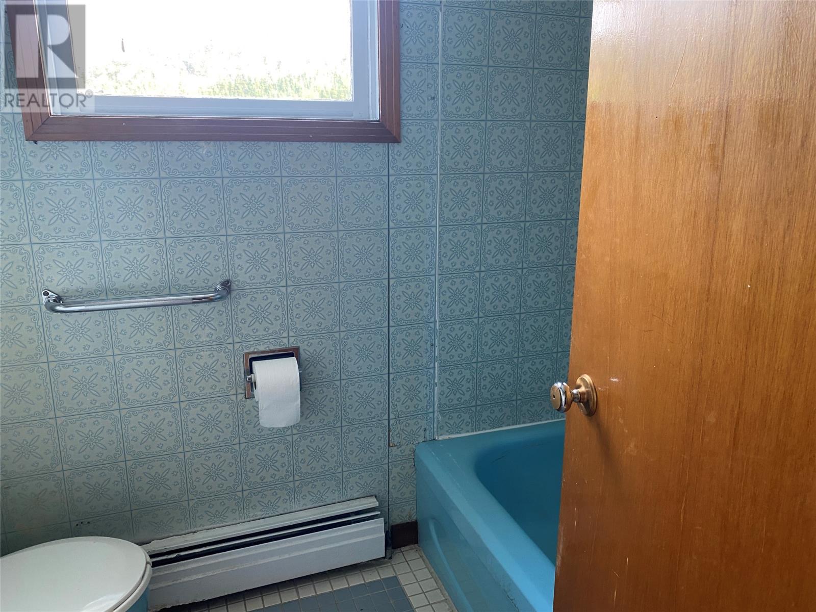 Main Bath Upstairs
