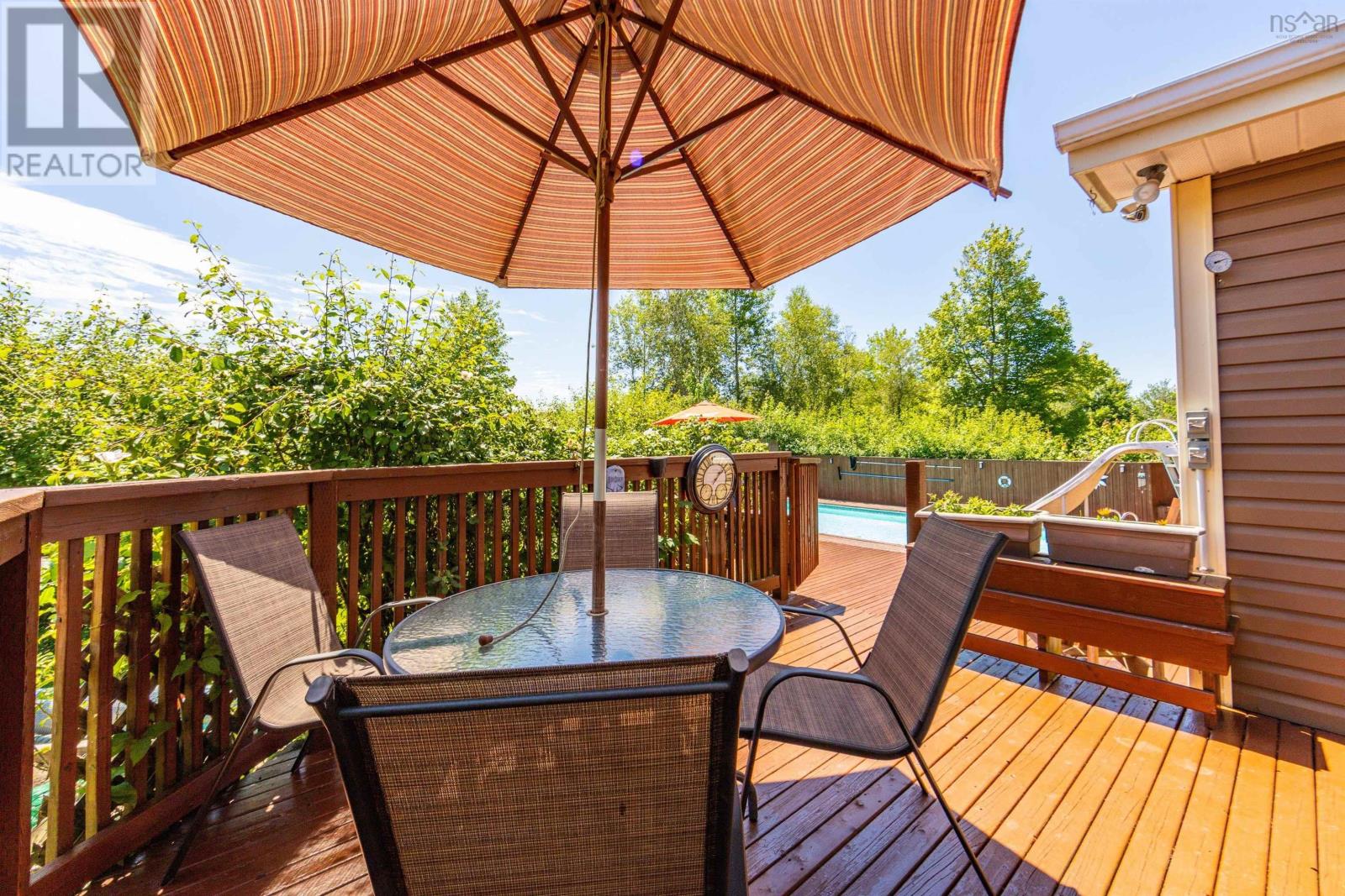 Property 33 of 51 of 76 Meadowland Avenue