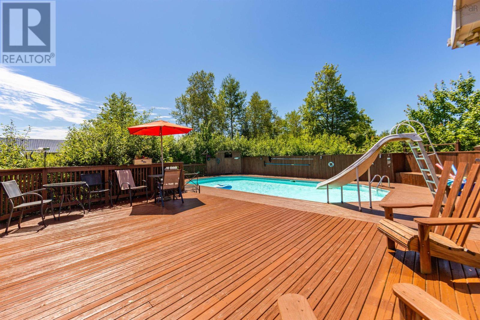 Property 36 of 51 of 76 Meadowland Avenue