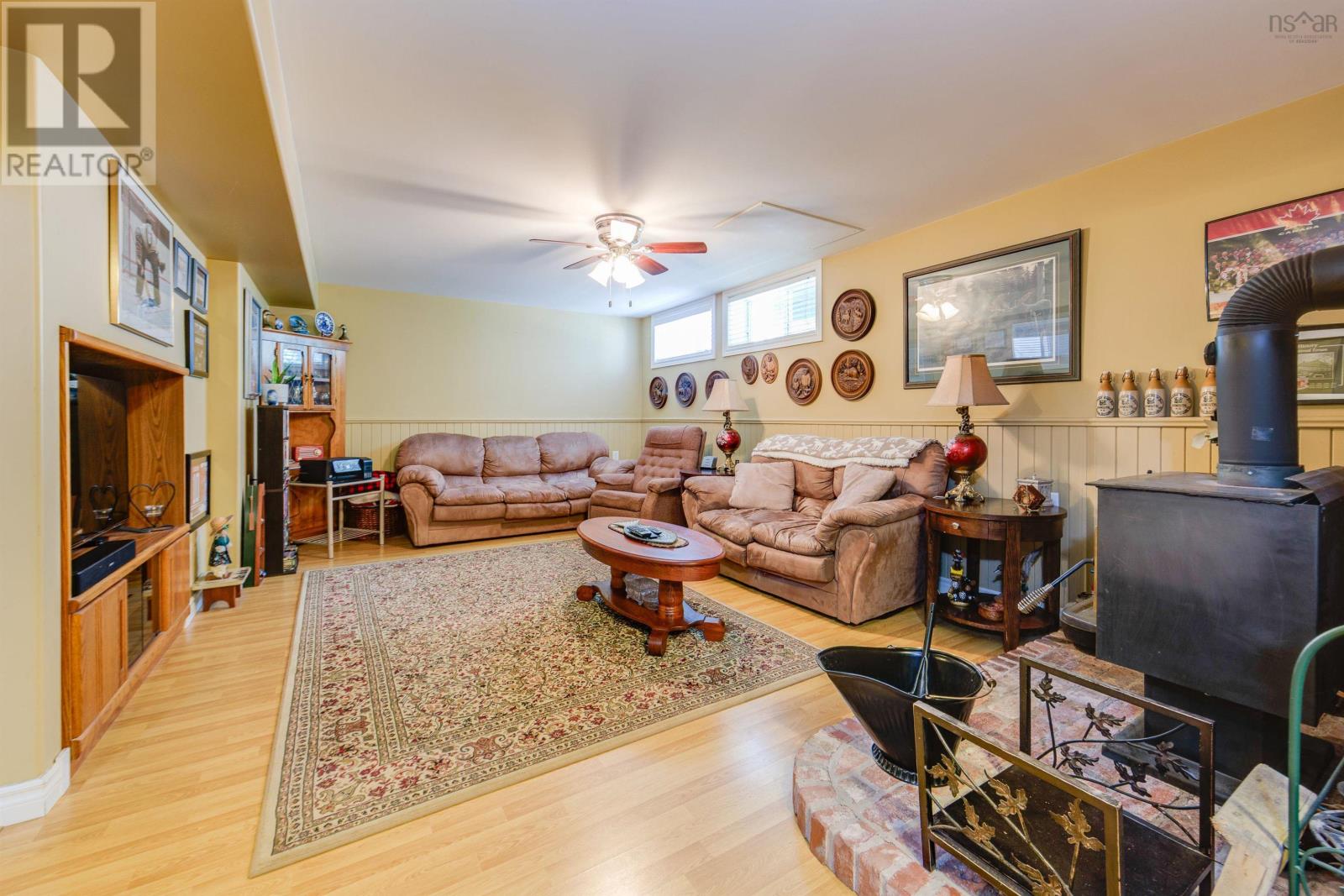 Property 26 of 51 of 76 Meadowland Avenue