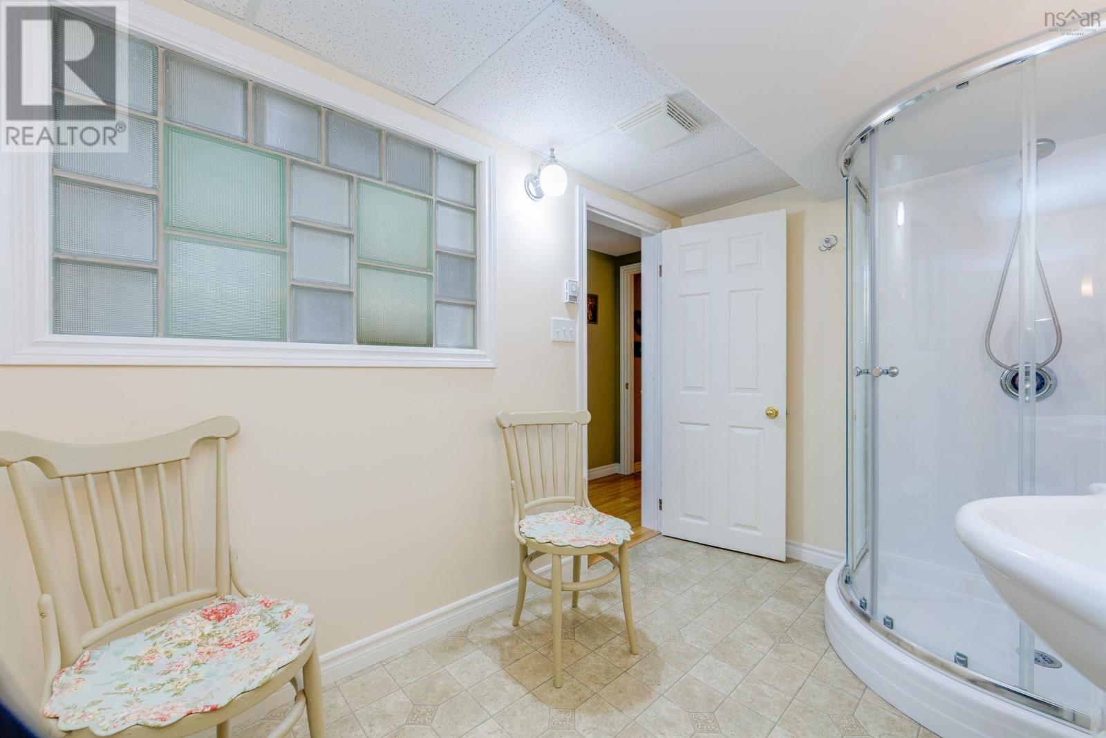 Property 23 of 51 of 76 Meadowland Avenue