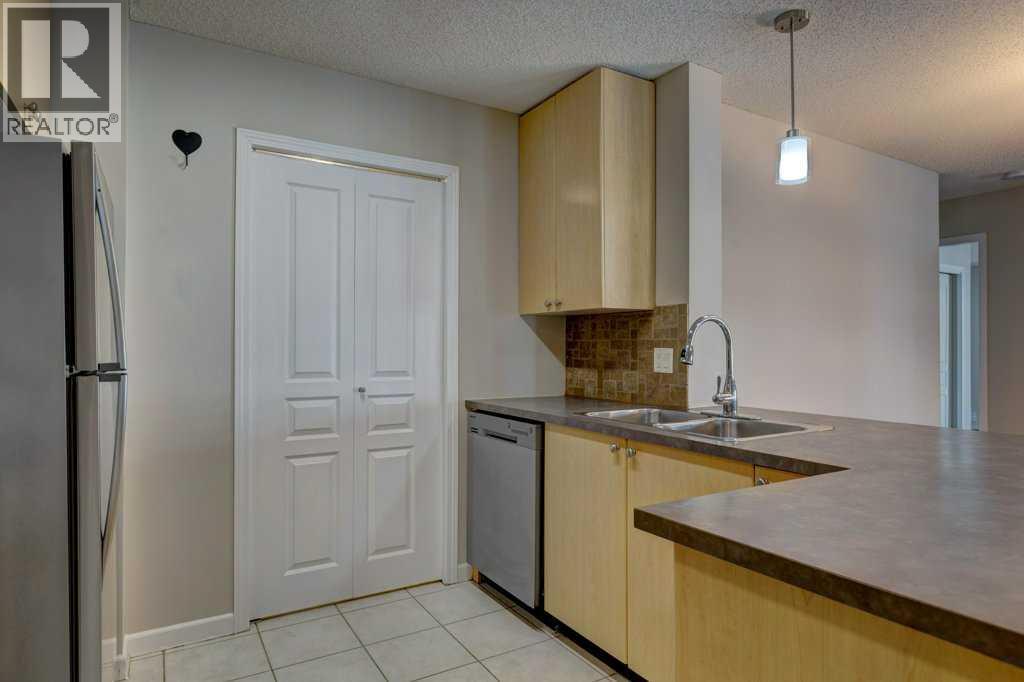 Single Family House for Sale in   Richard Court SW Lincoln Park Calgary 