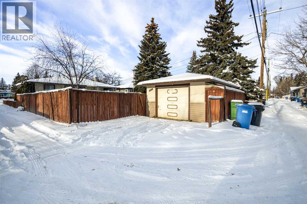2812 24 Street NW, Calgary, Alberta