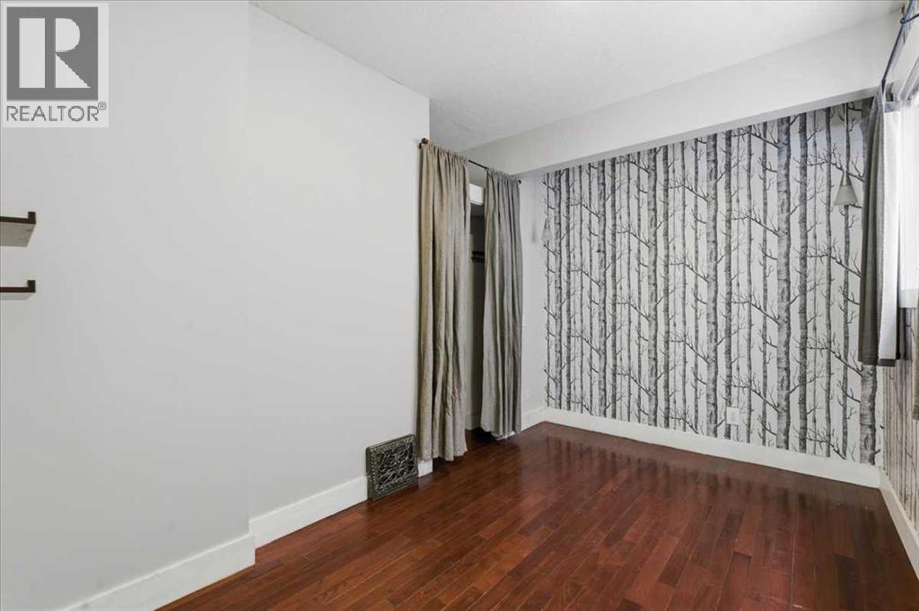 Single Family House for Sale in   Avenue SW Sunalta Calgary 