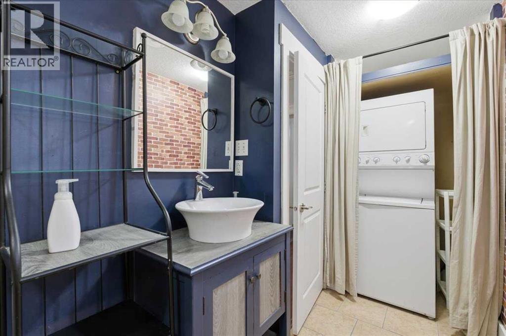 Single Family House for Sale in   Avenue SW Sunalta Calgary 