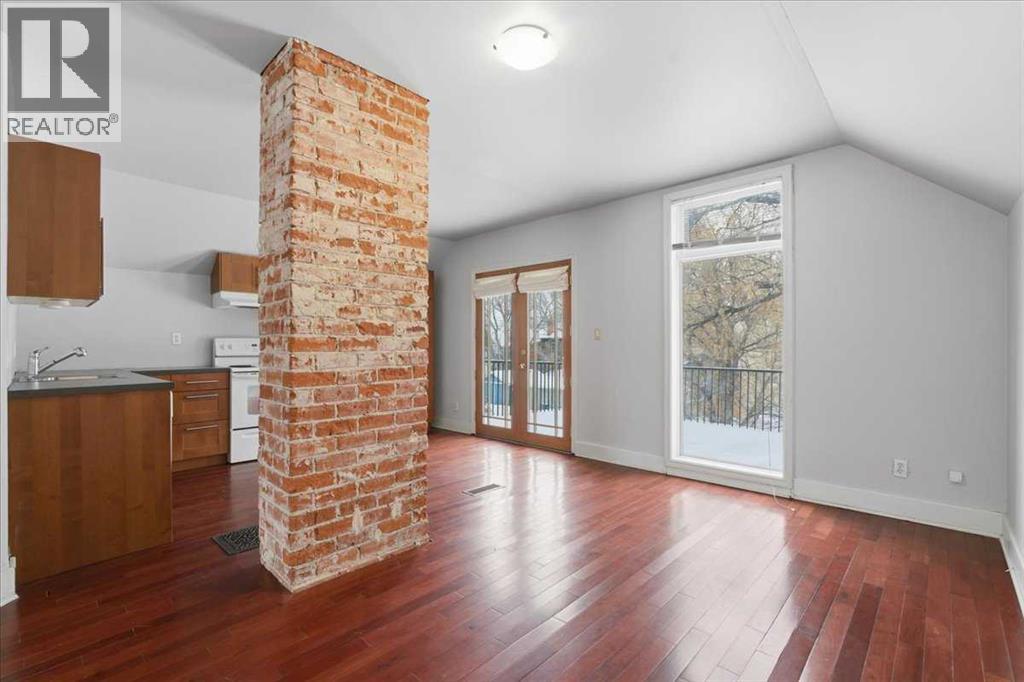 Single Family House for Sale in   Avenue SW Sunalta Calgary 