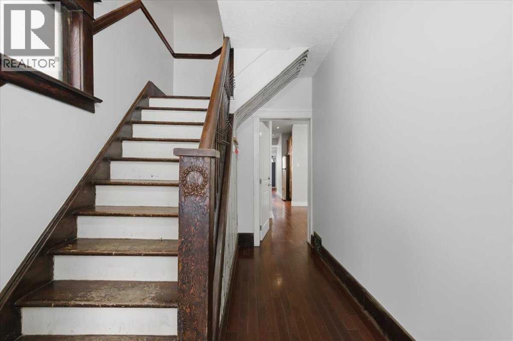 Single Family House for Sale in   Avenue SW Sunalta Calgary 