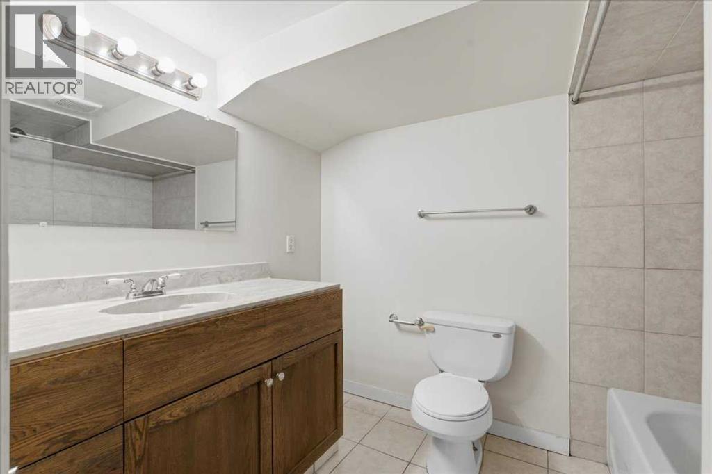 Single Family House for Sale in   Avenue SW Sunalta Calgary 