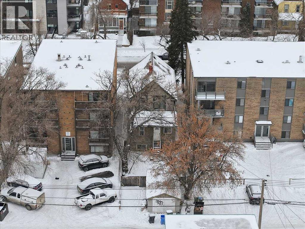 Single Family House for Sale in   Avenue SW Sunalta Calgary 