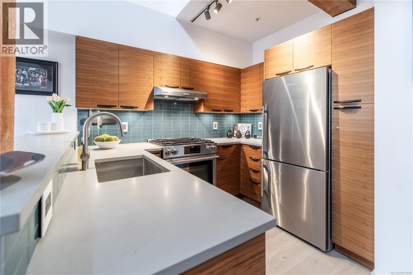 317 599 Pandora Avenue, Victoria