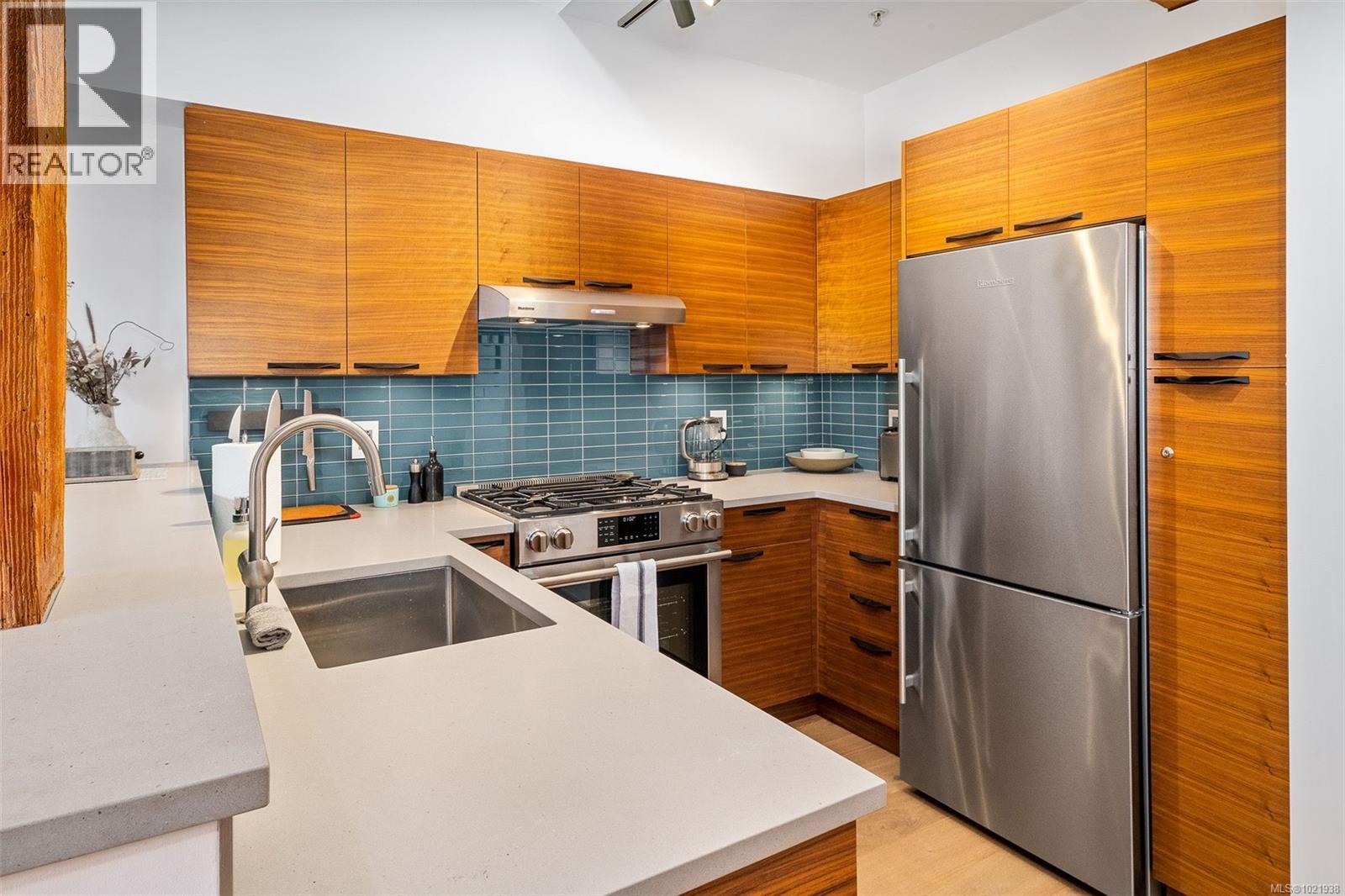 317 599 Pandora Avenue, Victoria