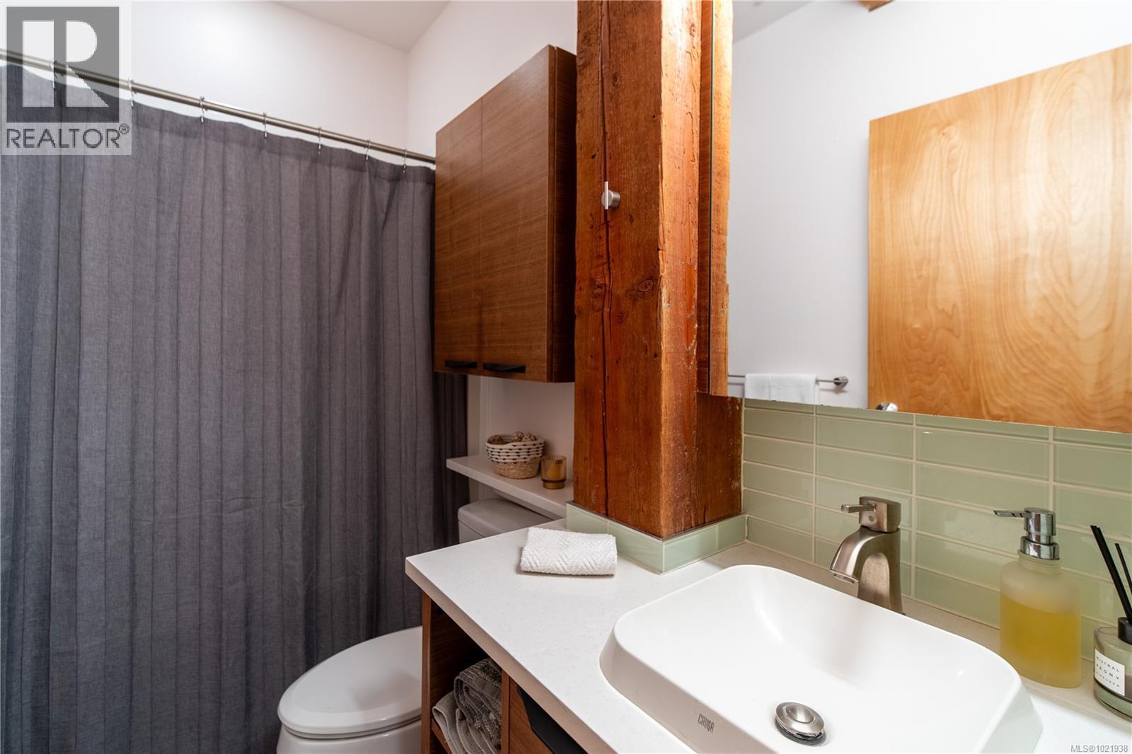 317 599 Pandora Avenue, Victoria