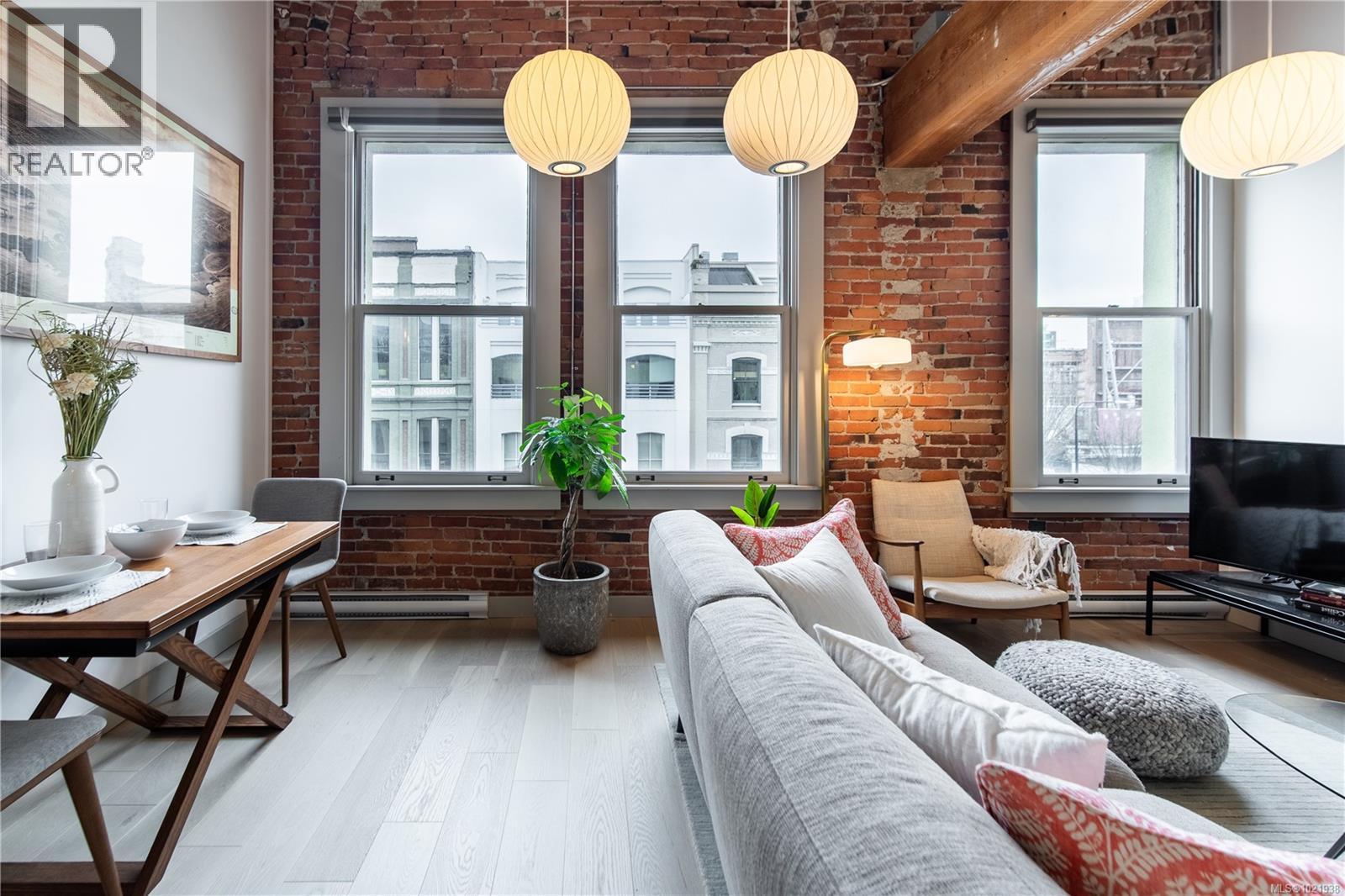 317 599 Pandora Avenue, Victoria