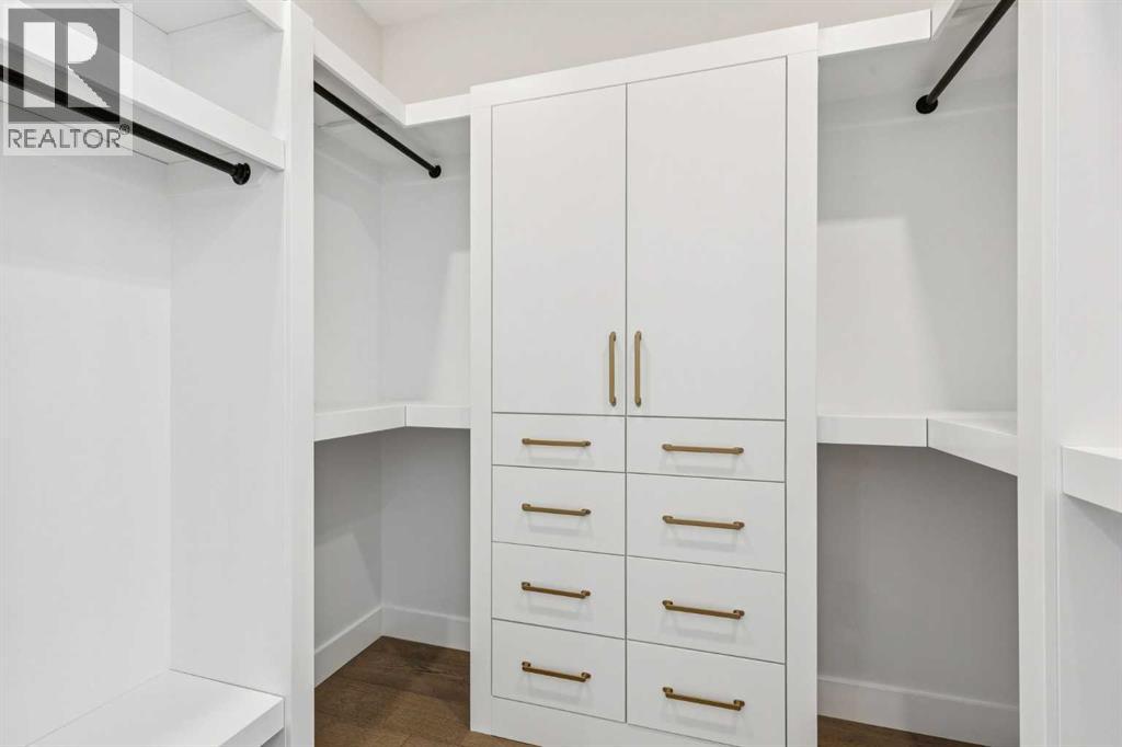 Single Family House for Sale in   Avenue NW Capitol Hill Calgary 