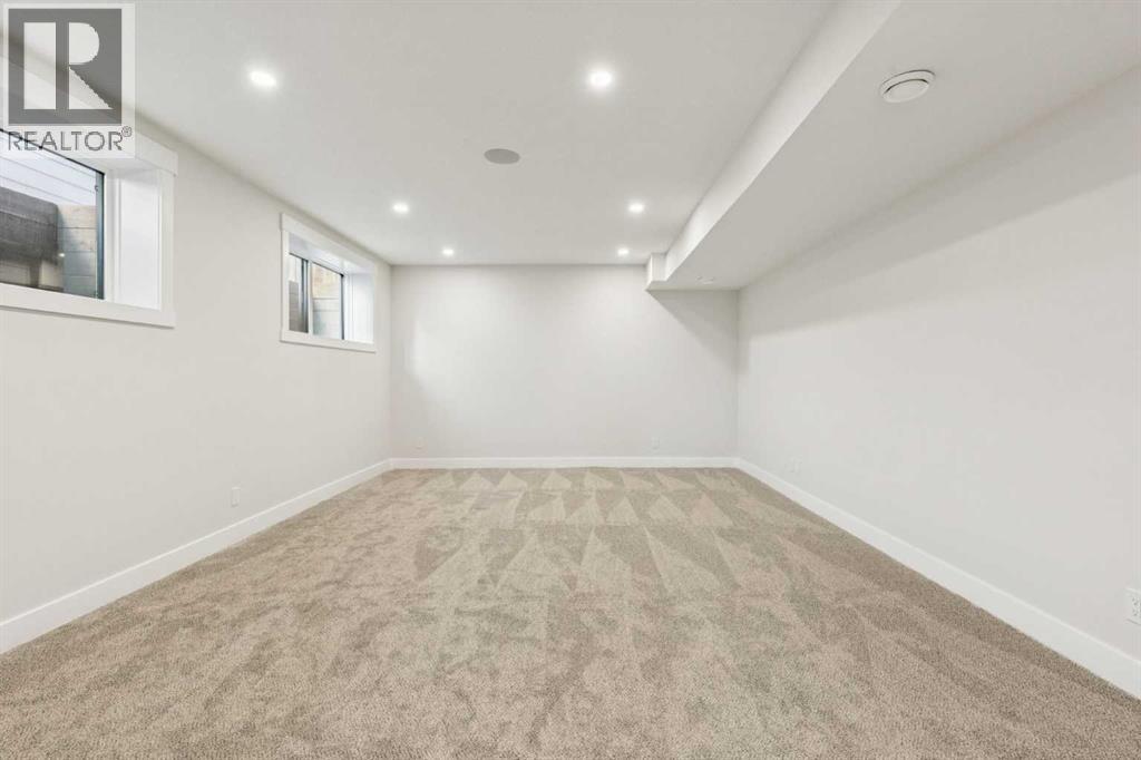 Single Family House for Sale in   Avenue NW Capitol Hill Calgary 