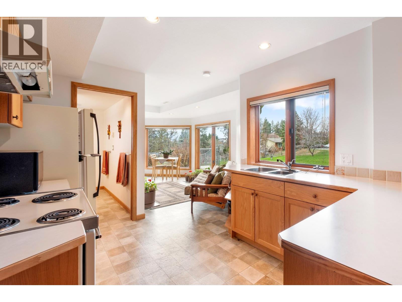  707 Brookfield Court, West Kelowna