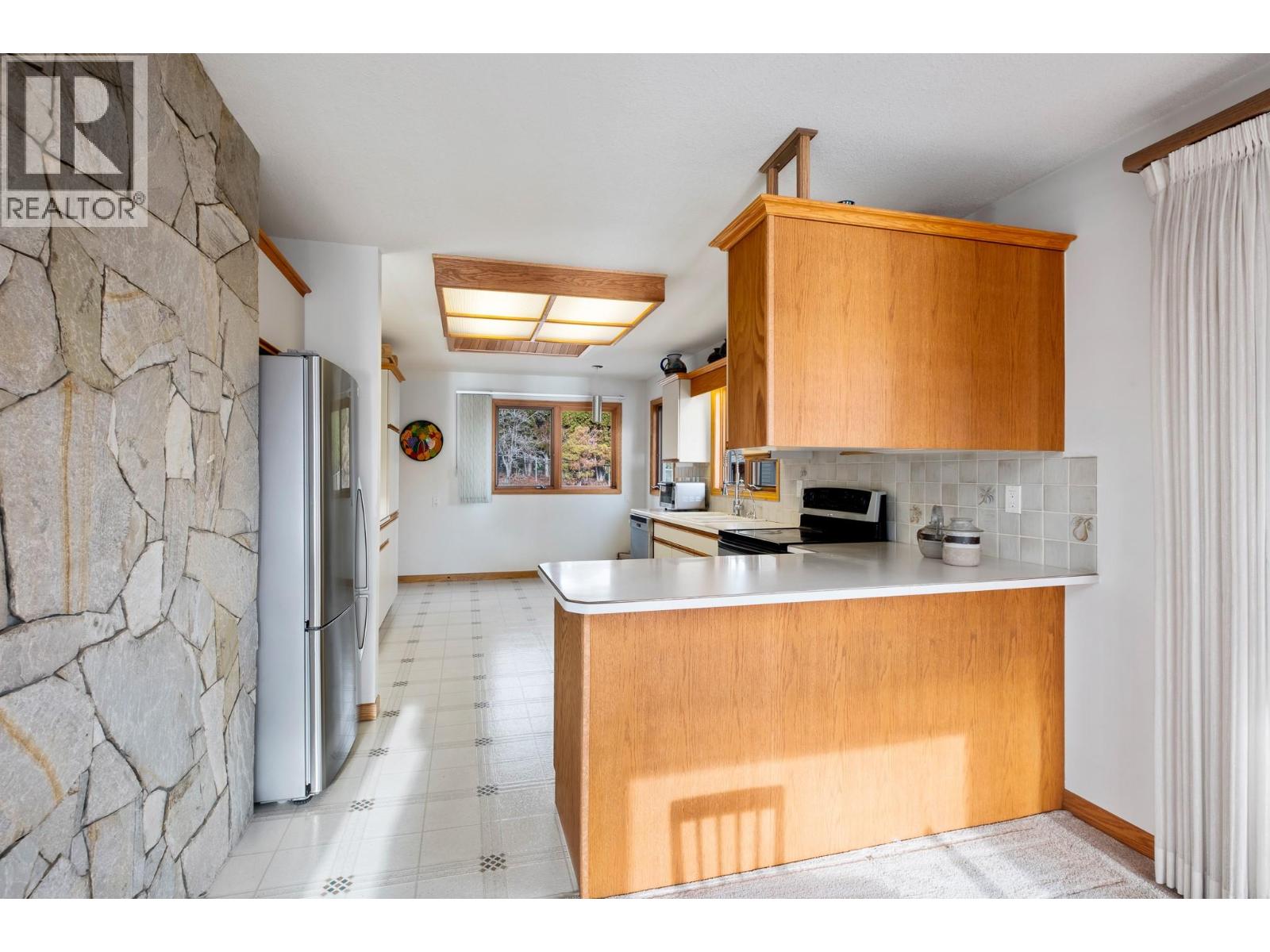  707 Brookfield Court, West Kelowna