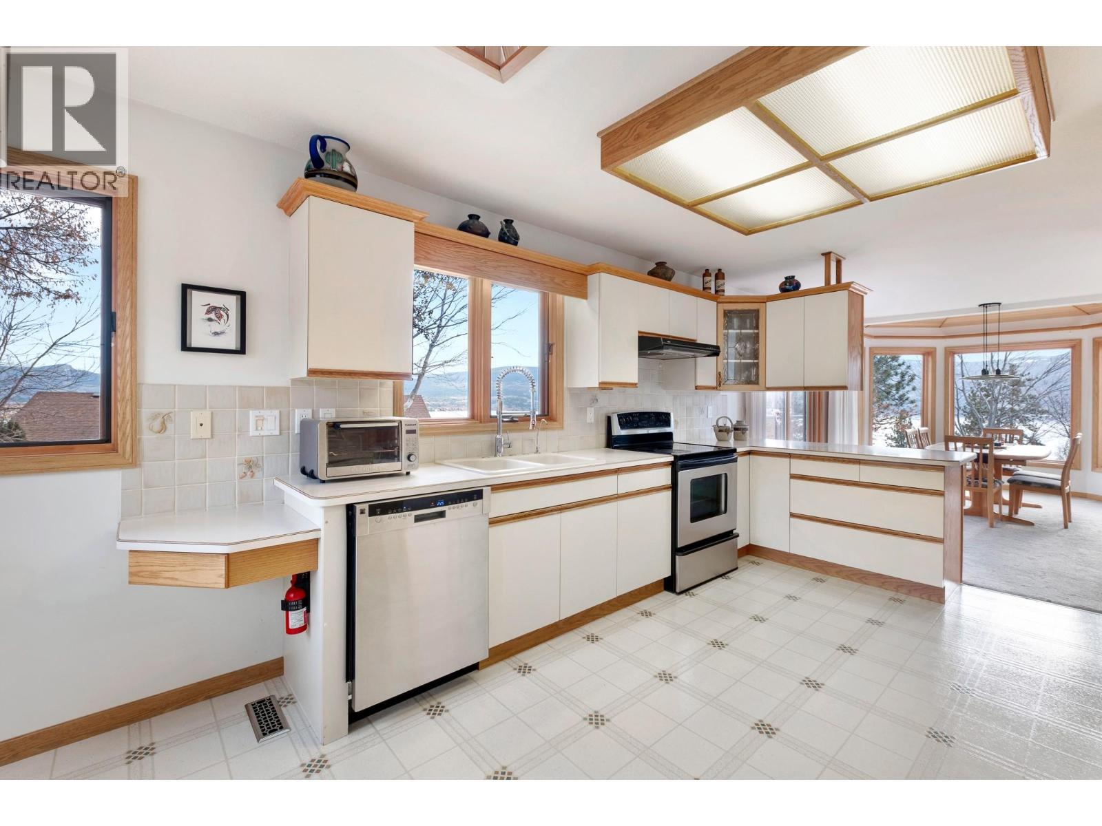  707 Brookfield Court, West Kelowna