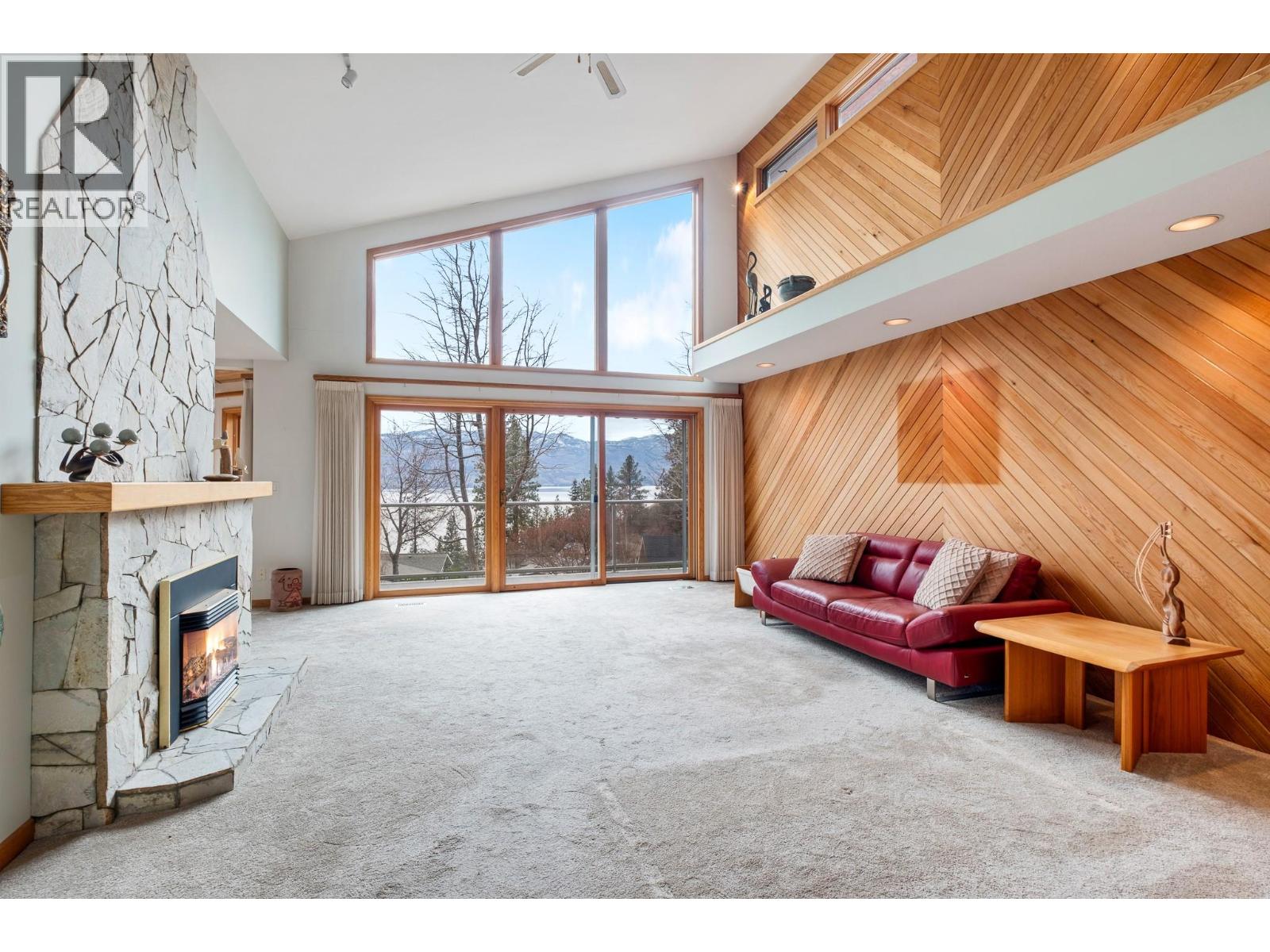  707 Brookfield Court, West Kelowna