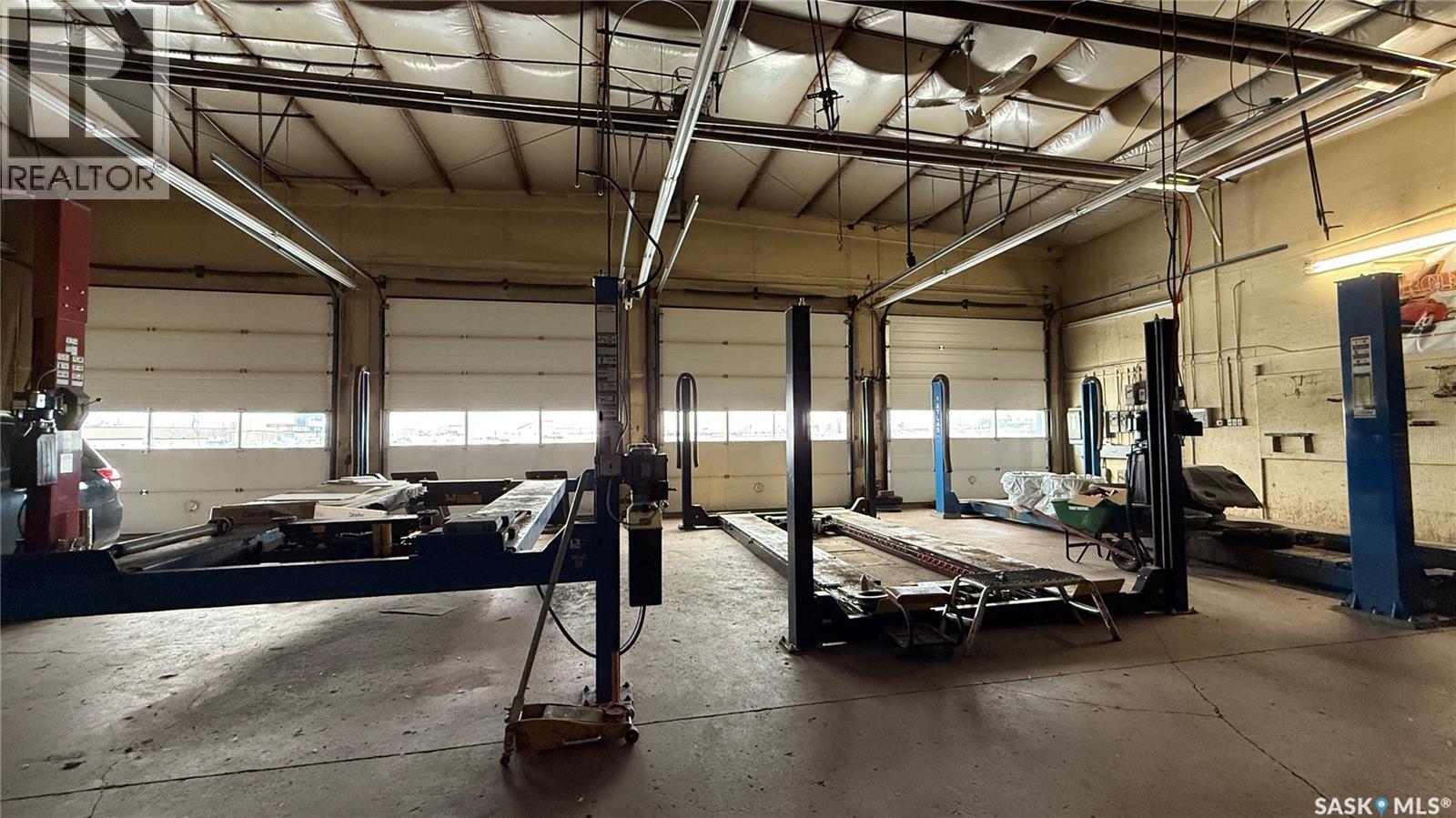 370 Railway AVENUE E — photo 8