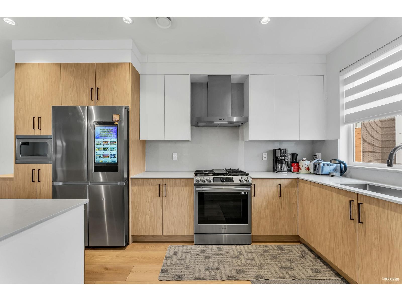 1 12585 104A AVENUE, Surrey