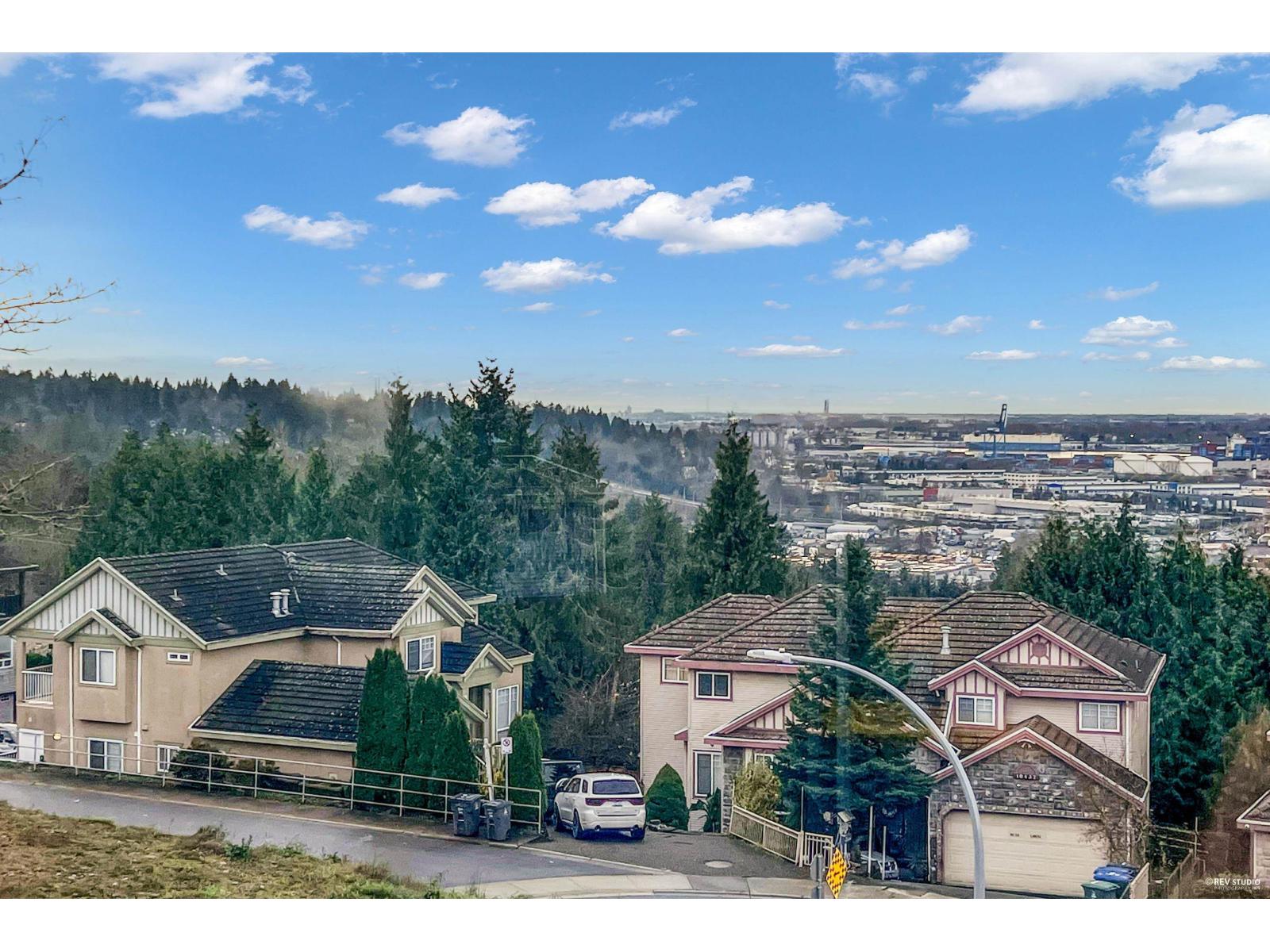 1 12585 104A AVENUE, Surrey