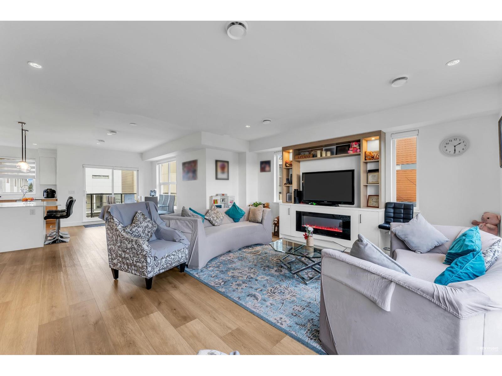 1 12585 104A AVENUE, Surrey