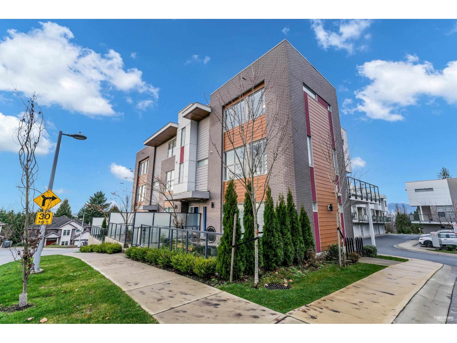 1 12585 104A AVENUE, Surrey