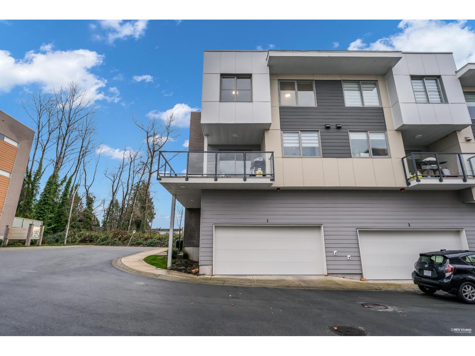 1 12585 104A AVENUE, Surrey