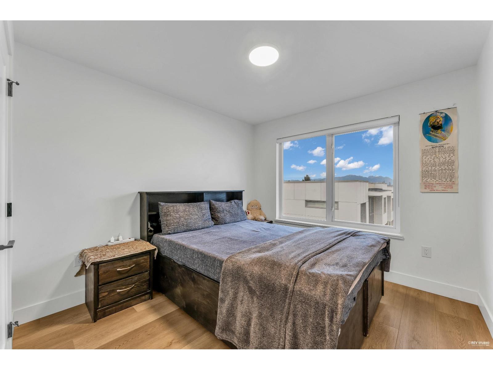 1 12585 104A AVENUE, Surrey