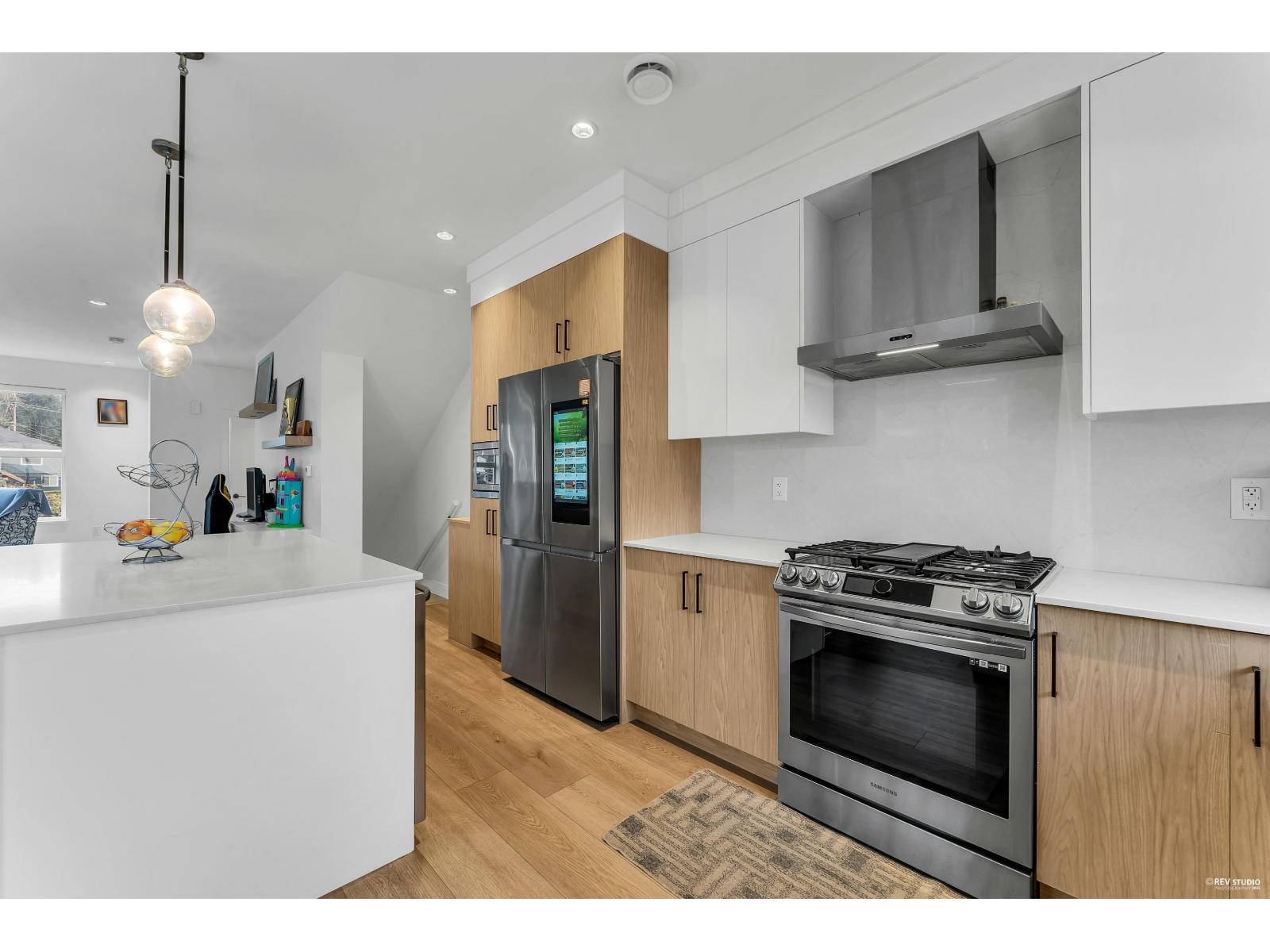 1 12585 104A AVENUE, Surrey